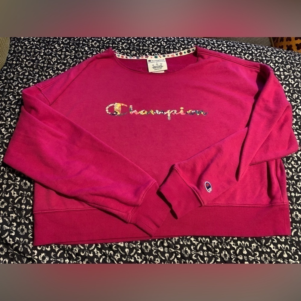 EUC Champion oversized crop sweatshirt pink with flowered logo small
